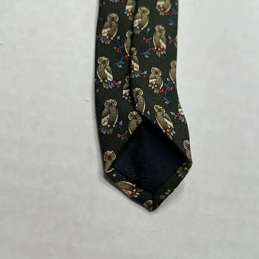 Brooks Brothers Basics Silk tie with owl print in Hunter green EUC